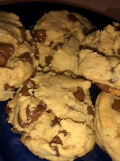 A picture of Thick && chunky chewy chocolate chip cookies 🍪.