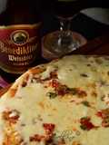 Pizza muzarella con salsa picante 🥵 🌶