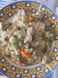 Arroz de pollo y verduras con caldo de aprovechamiento