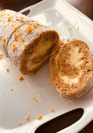 Répás piskótatekercs, narancsos, sajtkrémmel, húsvétra 🐰🥕🍊 recept fotója