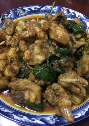 รูปของ “ไก่ผัดพริกแกงใต้โหรพา”