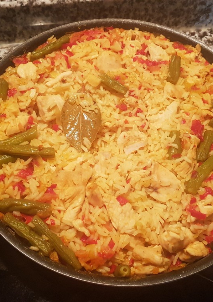 Una foto de Arroz con pollo (aprovechamiento)