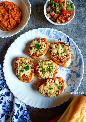 પાઉંભાજી બ્રુશેટા (Pavbhaji bruschetta recipe in Gujarati) રેસીપી મુખ્ય ફોટો