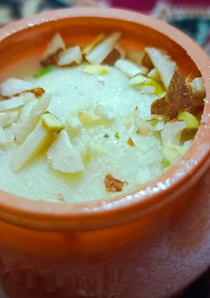 मटका मलाई कुल्फी (matka malai kulfi recipe in Hindi) रेसिपी मुख्य फोटो