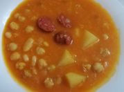 Una foto de potaje de habichuela