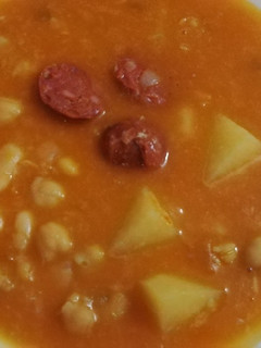 Una foto de Potaje de garbanzos con habichuelas blancas