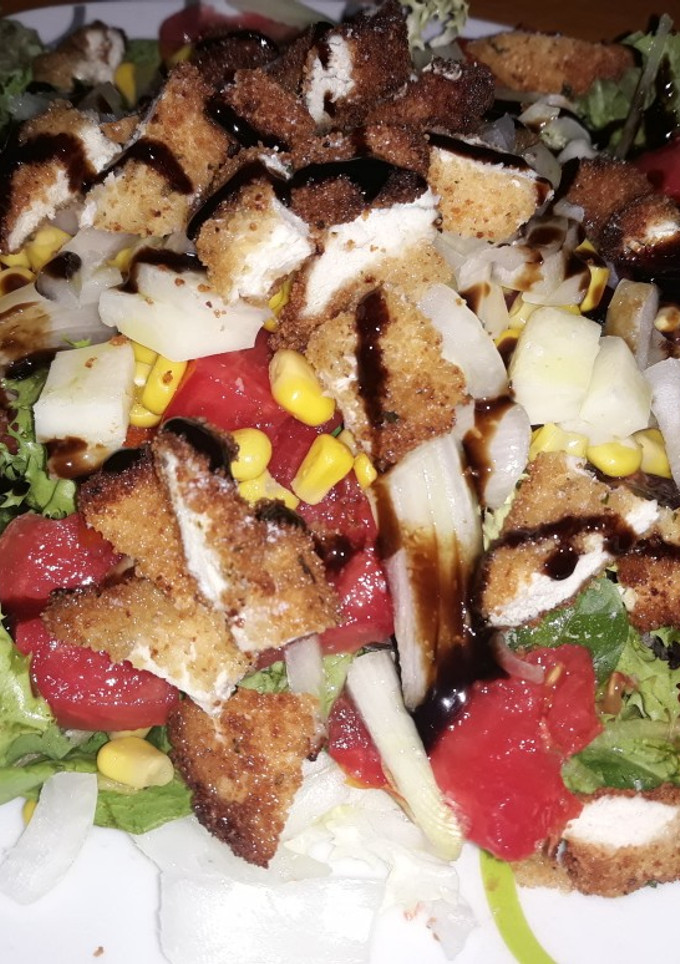 Una foto de Ensalada de Pollo