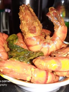 কুমড়ো পাতায় চিংড়ি ভাপে(kumro patai chingri vape recipe in bengali রেসিপির প্রধান ছবি