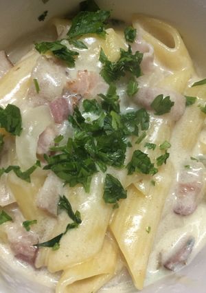 Una foto de Pasta a la crema con panceta 🥓🤤