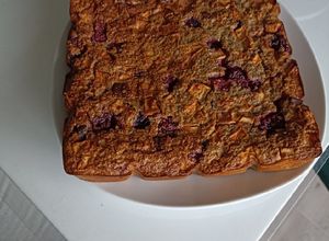 Une photo de Gâteau flocon d'avoine - Pomme/Framboise/Chocolat