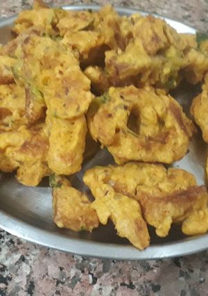 A picture of Kanda Bhajia.