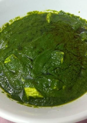 पालक पनीर (Palak paneer recipe in hindi) रेसिपी मुख्य फोटो