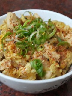 雞肉親子丼飯 的食譜成品照片