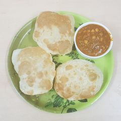 A picture of Chole bhature.