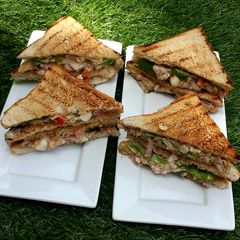 A picture of Simple sardines sandwich.