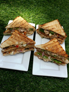 A picture of Simple sardines sandwich.