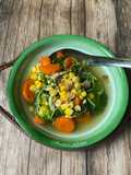 Sayur Bening Bayam dengan Jagung Rebus