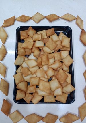 શક્કરપારા (Shakkarpara Recipe In Gujarati) રેસીપી મુખ્ય ફોટો
