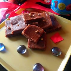 A picture of MilkMade Burfi.