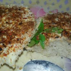 A picture of Spicy Idli & chutney.