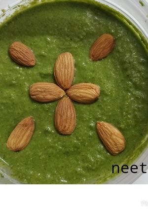 A picture of Coriander Almond green Chutney.
