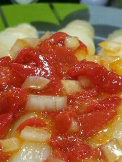 Una foto de Espárragos y pimientos