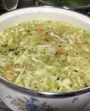 Sopa de verduras con lo que tengo en el refrigerador