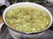 Una foto de chayote papa sopa