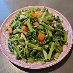 A picture of Kangkong and Preserved Tofu.