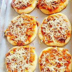A picture of Beef pizza🍕.