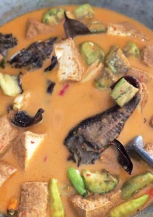 Foto resep Mangut ikan pari asap pedes nampol!