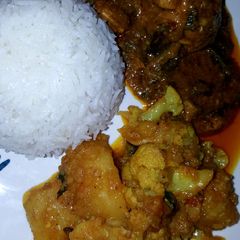 A picture of Cauliflower /potatoes curry (jobi aloo).