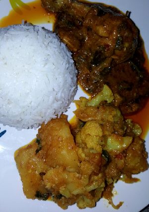 A picture of Cauliflower /potatoes curry (jobi aloo).