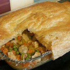A picture of Vickys Chicken & Sausage Pot Pie, GF DF EF SF NF.