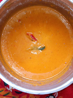 தக்காளி குழம்பு (Thakkali kulambu recipe in tamil) செய்முறை முக்கிய புகைப்படம்