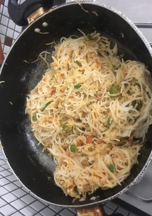 A picture of Bengali Noodles (Chowmein).