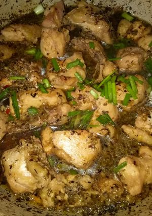 Hình của món Gà kho xả ớt.