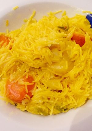 Una foto de Fideos con verduras