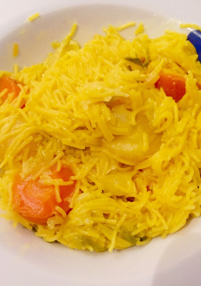 Una foto de Fideos con verduras