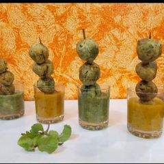 A picture of Palak besan kachori.