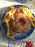 Hamburger cu piept de pui suculent