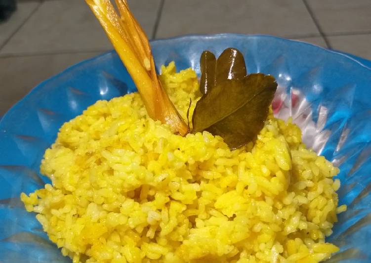 Rahasia Bikin Nasi kuning rice cooker simple Anti Gagal