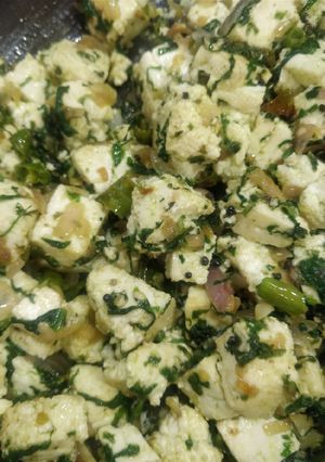 A picture of Spinach garlic tofu.