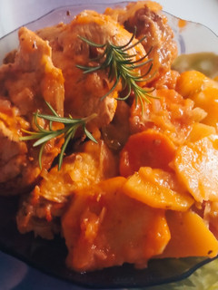 Una foto de Pollo a la cacerola con verduras