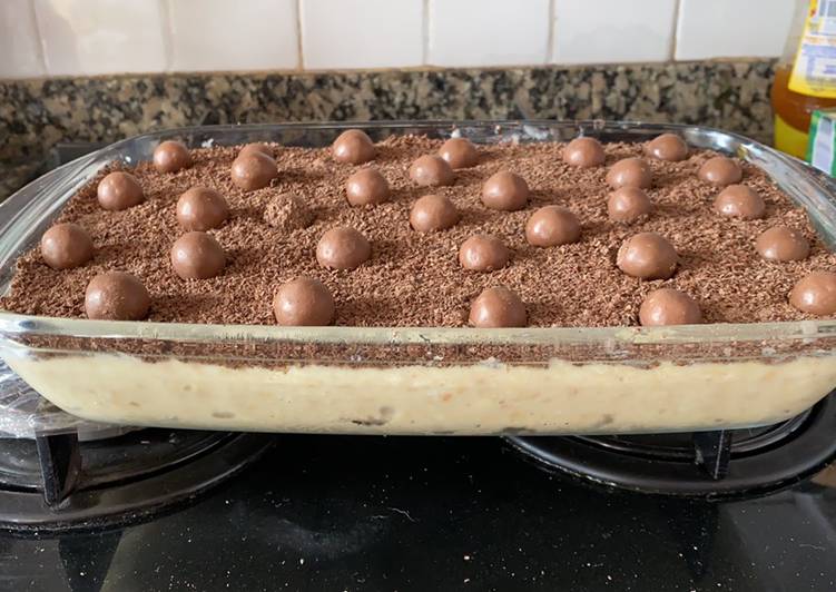 Tarta de coco con galletas