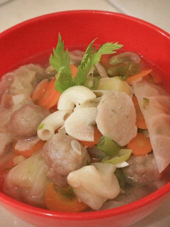 Langkah Gampang Membikin Resep Sayur Sop pentol makaroni yang Lezat Sekali Anti Ribet, Lezat
