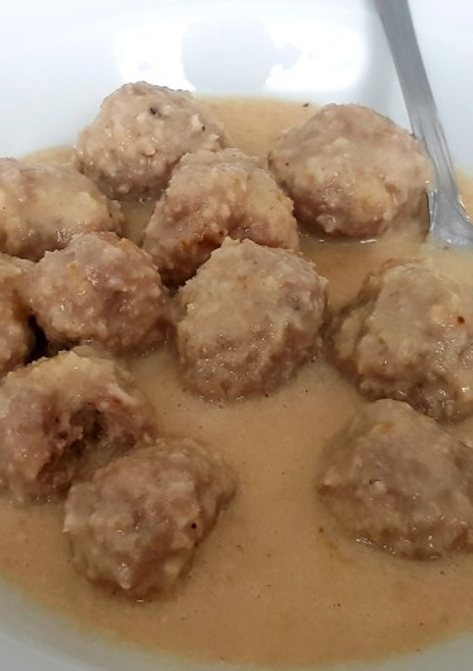 Una foto de Albóndigas con salsa de almendras