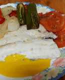 Dorada al horno con salsa Rouille y verduras asadas