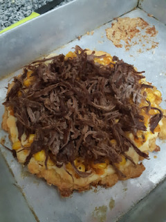 Una foto de Pizza con base de coliflor
