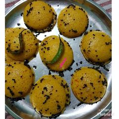 A picture of Besan dhokla.